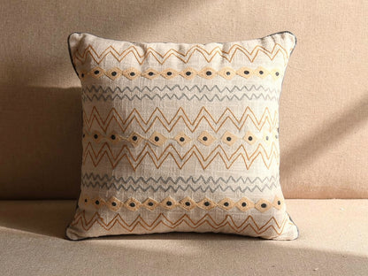 Cojín Beige con Bordado Ikat 45 x 45 cm | Home ESPRIT